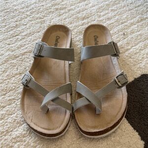 Outwoods Light Gray Buckled Sandals